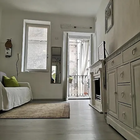 Lägenhet The Cozy Studio Flat Lesa